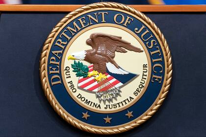 El documento del DOJ advierte que revertir el programa podría violar procedimientos legales y carece de sustento jurídico sólido