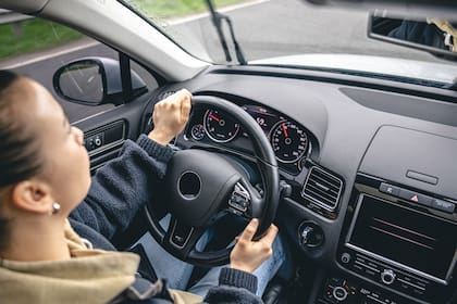 El documento es un añadido del permiso nacional de conducir de cada nación