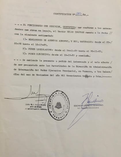 El documento que probaría cuál fue el período en el que Gildo Insfrán fue empleado del último régimen militar