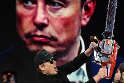 El DOGE ejerce una "autoridad independiente sustancial", con poder para reconfigurar o eliminar programas federales, según el fallo judicial