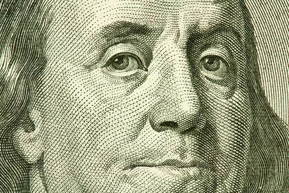 El dólar "ahorro" se ubicaba así por primera vez en los $143 un día antes de que se renueve el cupo mensual, como en cada inicio de mes