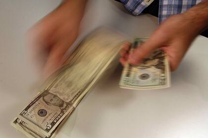 Dólar hoy: a cuánto cotiza el blue, oficial, mayorista, CCL y MEP