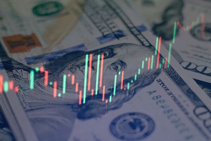 El dólar blue quedó cerca de la barrera de los $1000