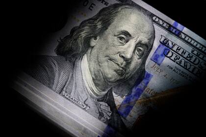 El dólar blue subió $24 en una semana