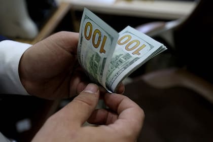 El dólar cotiza en su máximo histórico