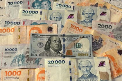 El dólar minorista retrocedió 4,4% nominal desde que arrancó el año