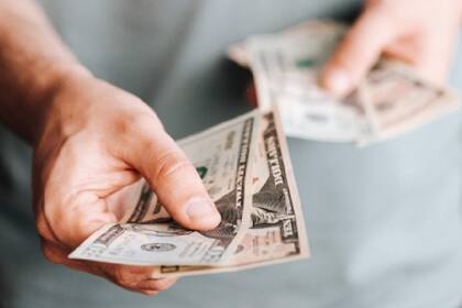 El dólar oficial no presenta cambios este martes