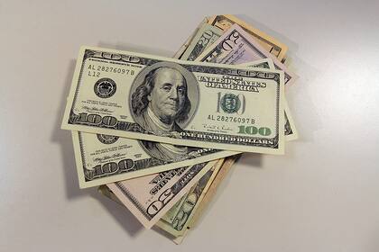 El dólar oficial se mantuvo estable