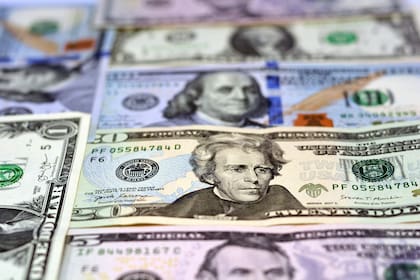 El dólar oficial se vende a 183 pesos