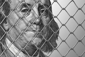 El dólar sigue tras el alambrado, aunque cada vez un poco menos para las empresas