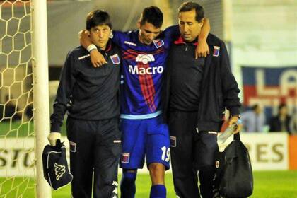 El dolor de Botta, en el partido ante Olimpia
