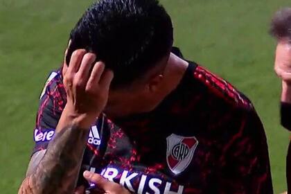 El dolor de Enzo Pérez, tras luxarse el hombro