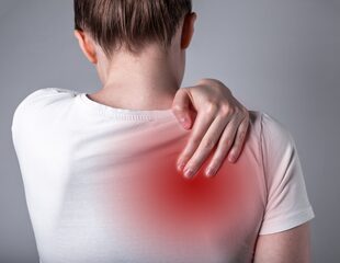 El dolor de espalda es de las razones más frecuentes de consulta y ausencia laboral