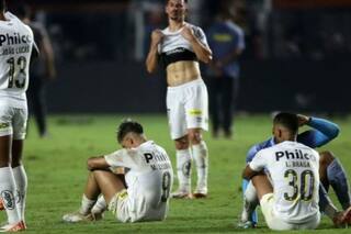 De los incidentes y el reclamo de los hinchas a un histórico descenso de Santos que lo sufre hasta Neymar