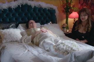 Pequeña Victoria: la muerte de Marlene acerca a Emma y Antonio