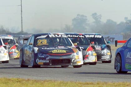 El domingo 29 de agosto, el hijo de Santilli y Pazos corrió su cuarta carrera del campeonato en el Autódromo Hermanos Emiliozzi de Olavarría.