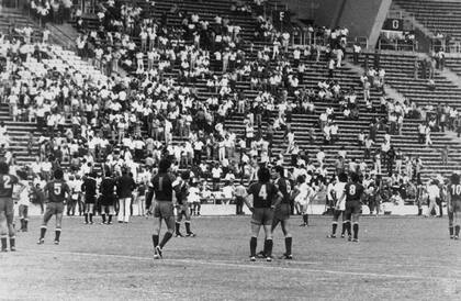 El domingo 3 de marzo de 1985, en Mendoza, se desató un sismo en el partido entre Huracán Las Heras y Círculo Deportivo Nicanor Otamendi, de Mar del Plata
