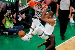 El dominicano Al Hordford construyó la jugada más "futbolera" en la noche del TD Garden