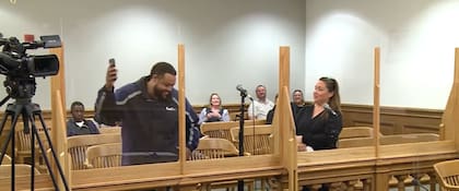 El dominicano no dudó en escuchar la orden del juez Caprio y bailar bachata