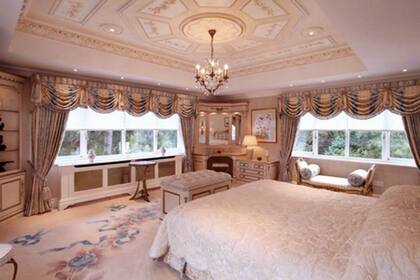 El dormitorio casi palaciego de Jack Grealish y su novia Sasha