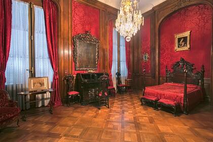 El dormitorio del dueño de casa data de la segunda mitad del siglo XVIII y su estilo es rococó francés.