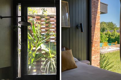 El dormitorio principal tiene salida directa hacia el jardín y la pileta. Iluminación (Stümol). Griferias (Peirano 'Velvet Black').