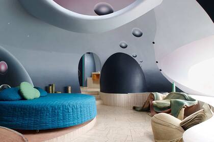 El dormitorio y su cama redonda