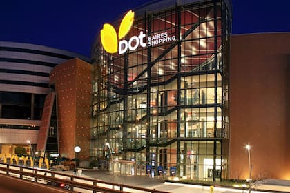 El Dot Baires Shopping sumará gimnasio, un centro médico y una mega sucursal bancaria del Santander y para ocupar los locales que dejaron Walmart y Falabella