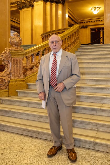 El Dr. Julio César Crivelli, presidente de Amigos del Museo Nacional de Bellas Artes