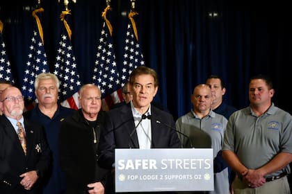 El Dr. Oz administraría Medicare, Medicaid, el programa de Seguro Médico Infantil (CHIP) y la regulación de la Ley de Atención Médica Asequible (Obamacare)