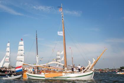El Dragón Verde con la familia real neerlandesa a bordo en 2015.