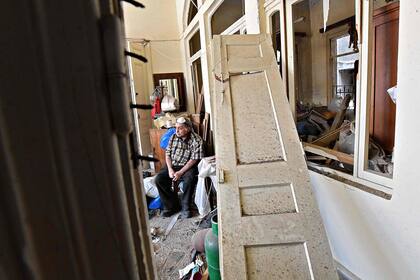 Miles de personas regresaron a sus hogares que se encuentran inhabitables por los graves daños causados por la explosión