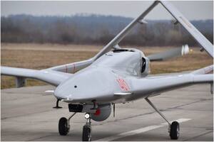 Así son los silenciosos y letales drones turcos con los que Ucrania repele el avance de Rusia