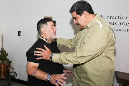 "¡Te ves muy bien!", le dijo Nicolás Maduro al recibir a Maradona, en enero de este año