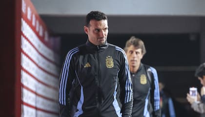 El DT Lionel Scaloni, ante un generoso problema: elegir entre la abundancia de nombres