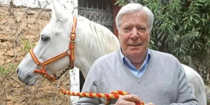 El dueño de Hermes busca a un heredero y hasta pensó en su jardinero