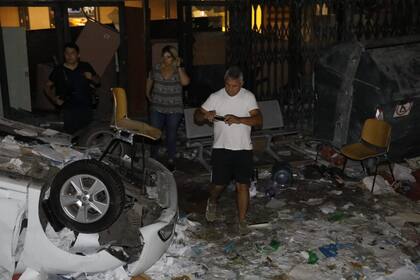 El dueño de un auto, lo encontró dado vuelta