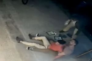 El dueño de un bar detuvo a un adolescente que le robó el celular a una clienta