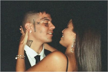 El Duki y Emilia Mernes conforman una de las parejas preferidas de la escena musical