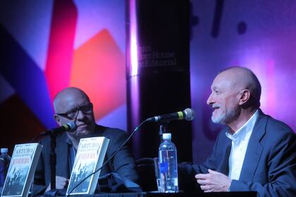 El "dúo" Fernández Díaz-Pérez Reverte, en ediciones anteriores de la Feria