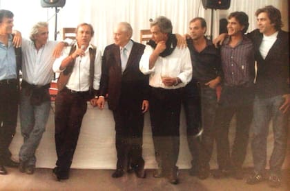 El Duque Clemente Zavaleta y sus siete hijos varones: Julio, Juan Martín, Clemente (h.), Diego, Pablo, Enrique y Agustín