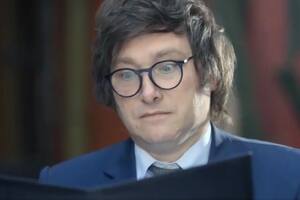 El economista levanta el ceño en una escena del spot difundido por redes sociales