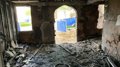 El edificio contiguo a la Catedral de St. Matthews en Dallas sufrió un incendio en la madrugada del miércoles.