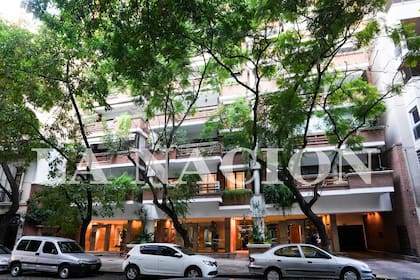 El edificio de Caballito en el que Adorni compró un departamento