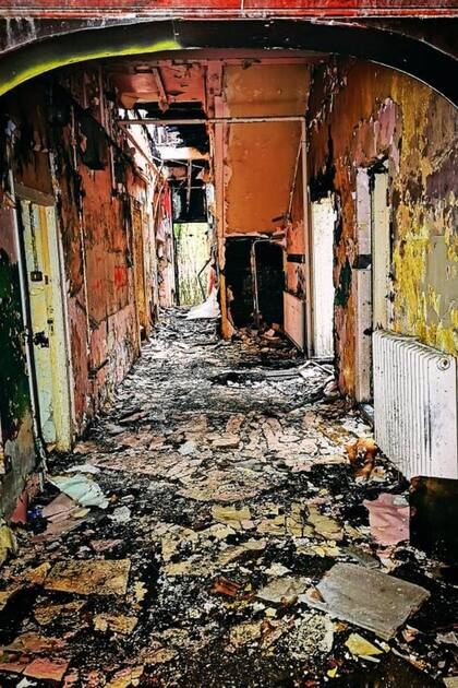 El edificio de la escuela Balrossie se levantó en 1889, se abandonó en 1998 y sufrió un incendio en 2013