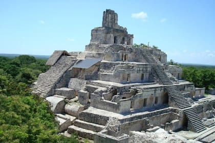 El Edificio de los Cinco Pisos en el Gran Acrópolis en la ciudad de Edzná, es un símbolo de la cultura maya