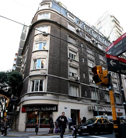 El edificio de Uruguay y Juncal en el que tenía su departamento Cristina Kirchner