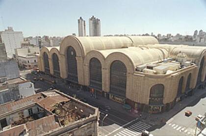 La revitalización del área del Abasto, con más iluminación, espacios verdes y áreas de descanso, ha mejorado notablemente la experiencia peatonal en el Once