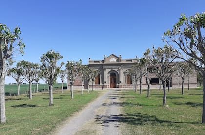 El edificio del Tiro Suizo, fundado en 1860.