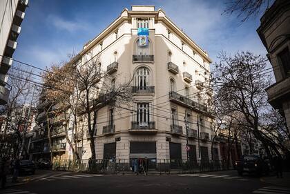 El edificio donde se encuentra detenida Cristina Kirchner, en San José y Humberto Primo
